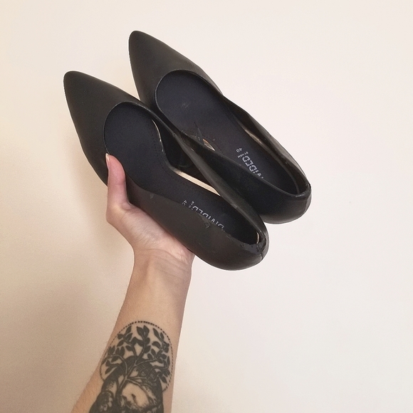 DIVIDED by H&M BLACK PUMPS - Picture 2 of 4